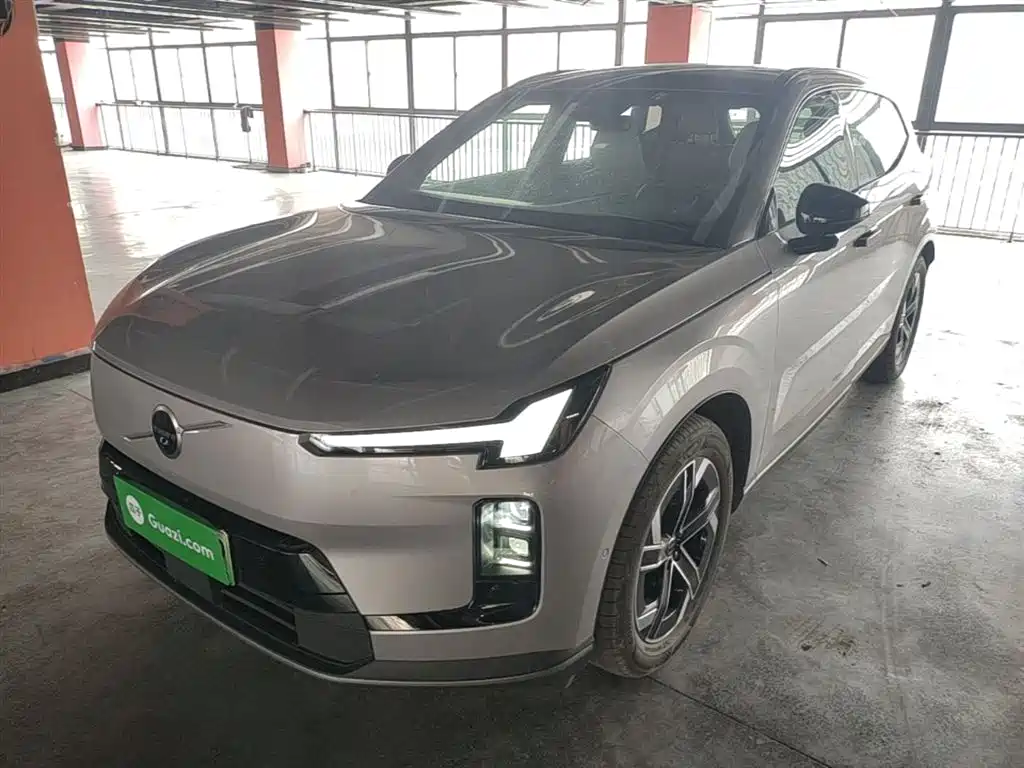 Volvo 沃尔沃XC70插电式混动 2025