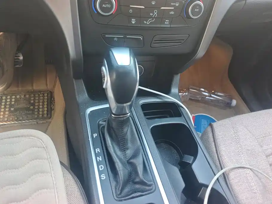 Ford Kuga — миниатюра 16