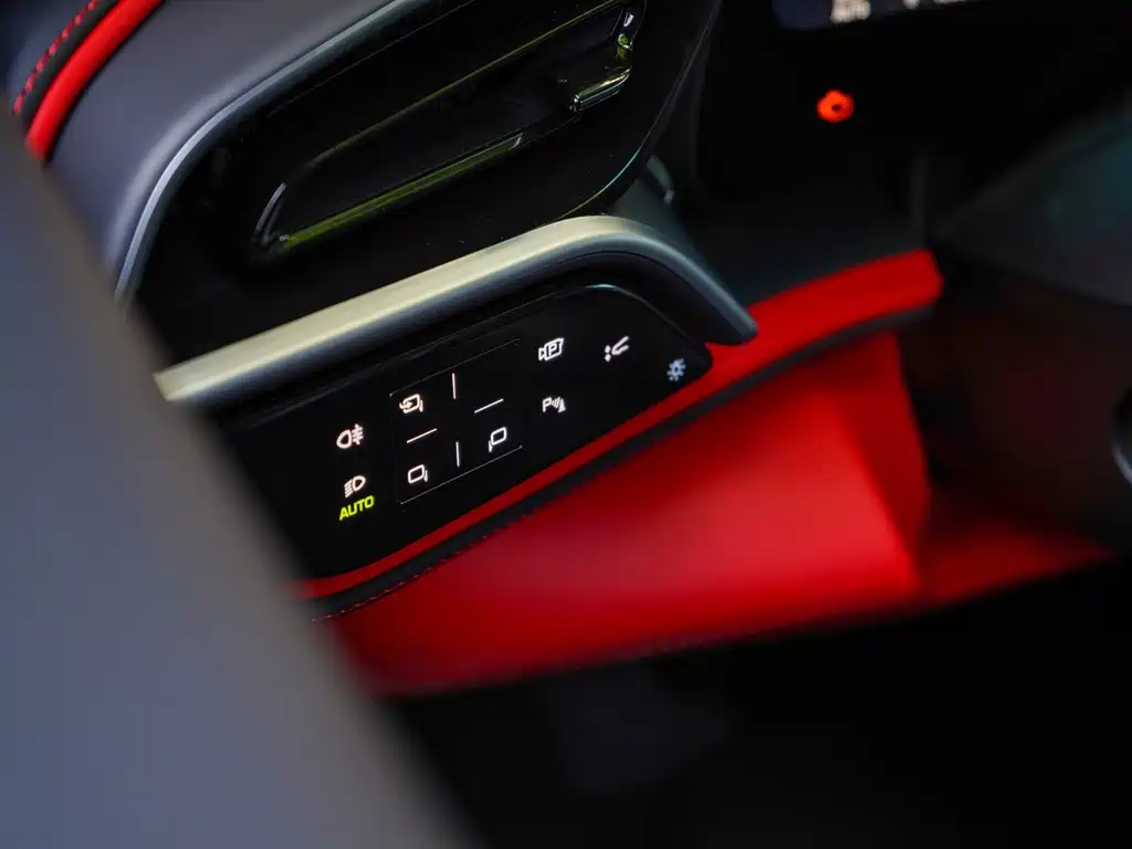 Ferrari 296 — миниатюра 13