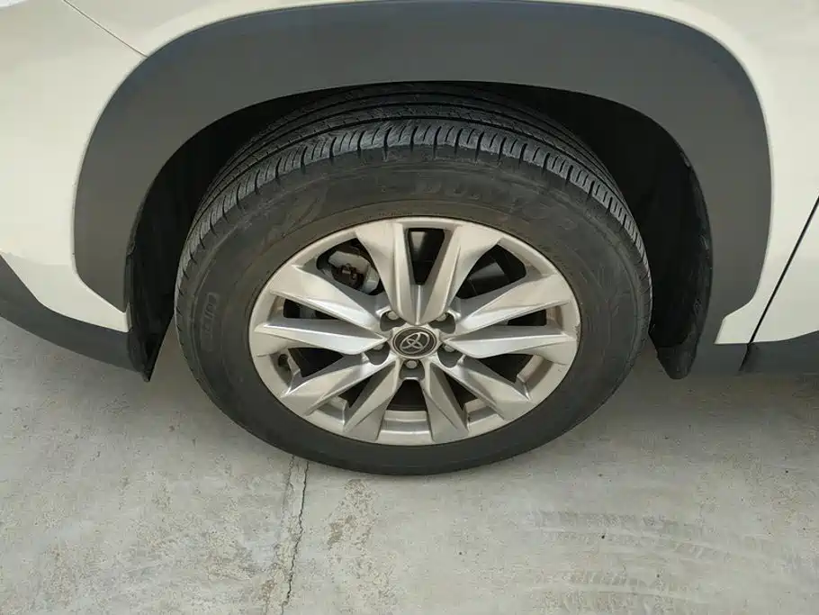 Toyota Corolla Cross — миниатюра 6