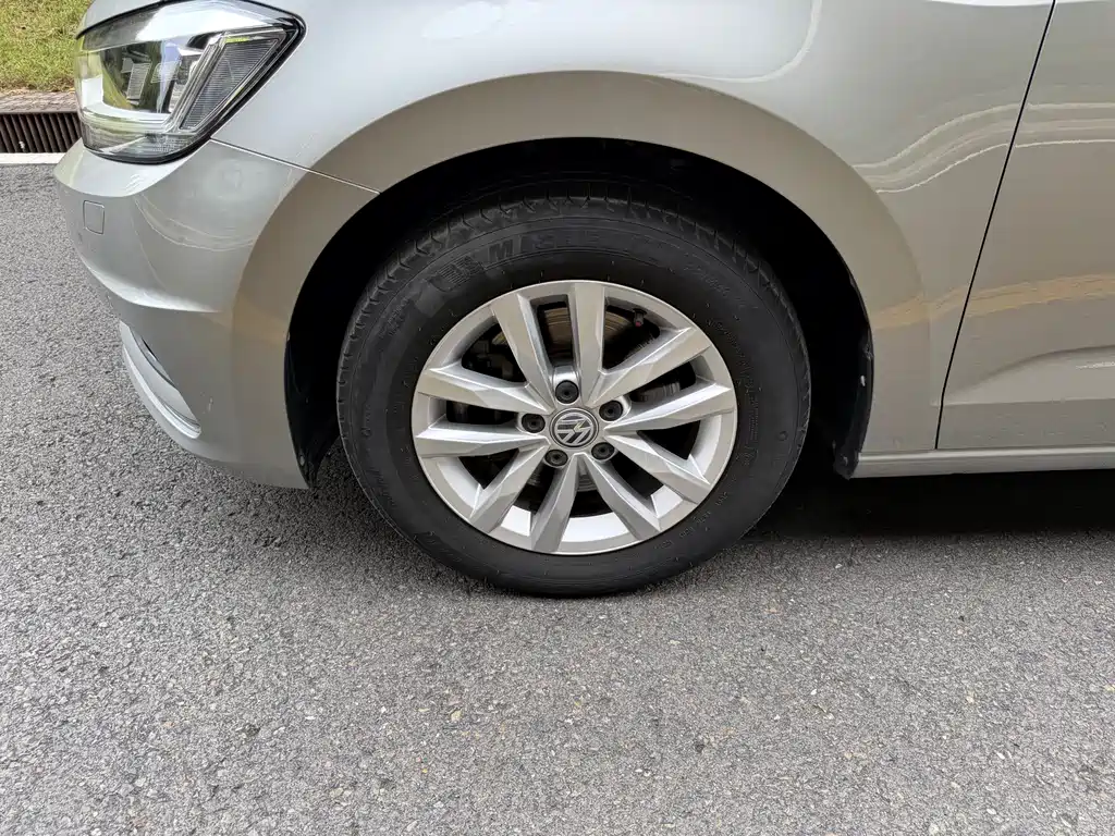 Volkswagen Touran — миниатюра 16