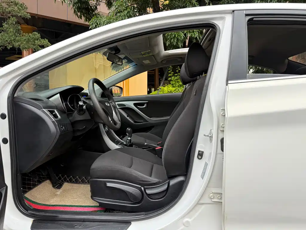 Hyundai Elantra Langdong — миниатюра 6