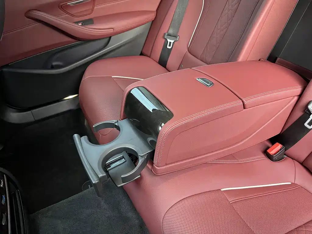BMW 5 Series — миниатюра 12