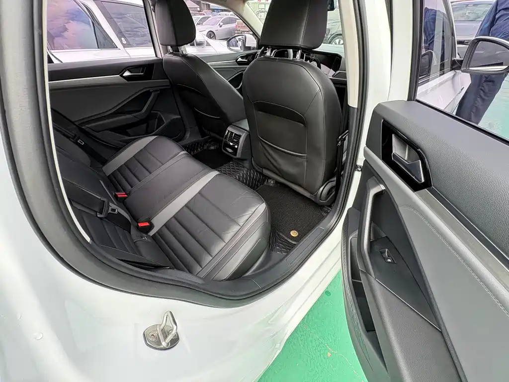 Volkswagen Sagitar — миниатюра 18