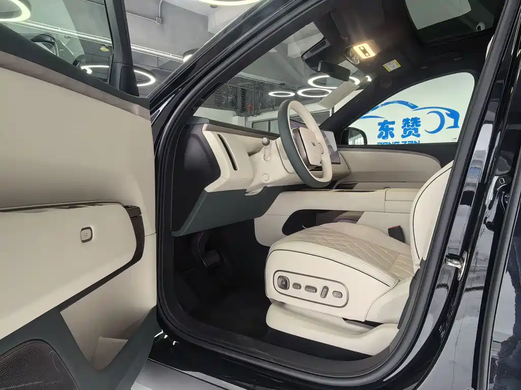 Li Auto Li L8 — миниатюра 9