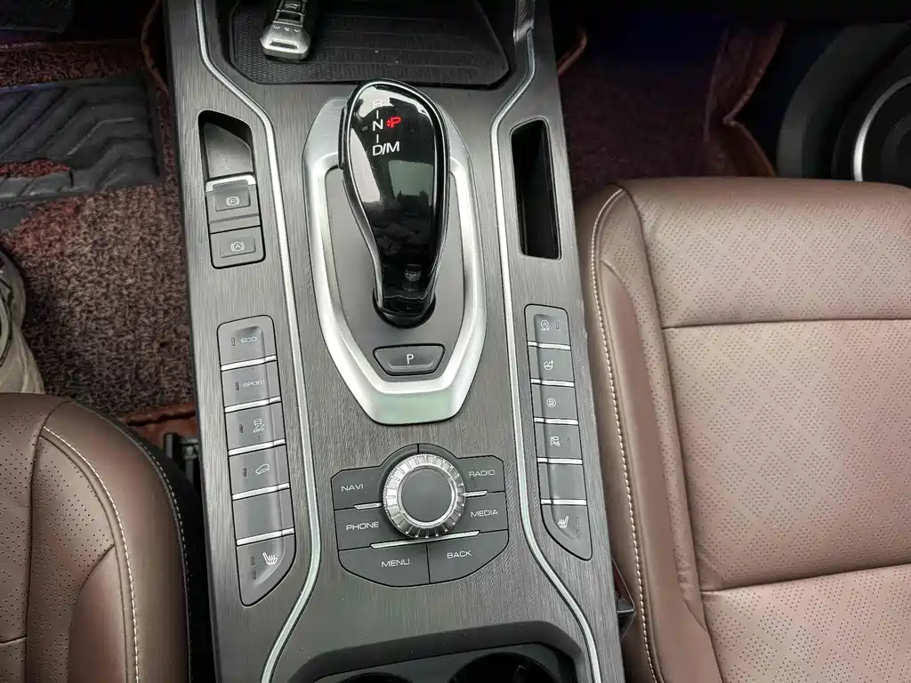 WEI PAI WEI BRAND VV6