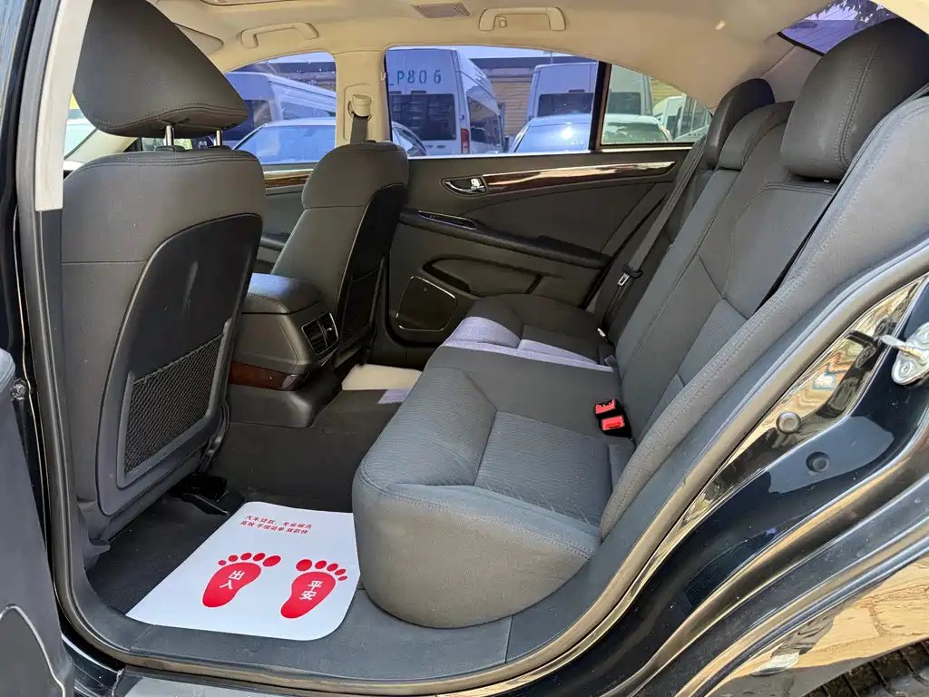 Hongqi Hongqi H7 — миниатюра 12