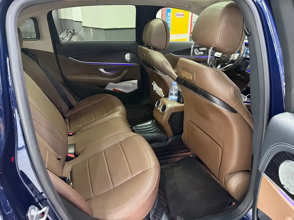 Mercedes-Benz E-Class — миниатюра 11