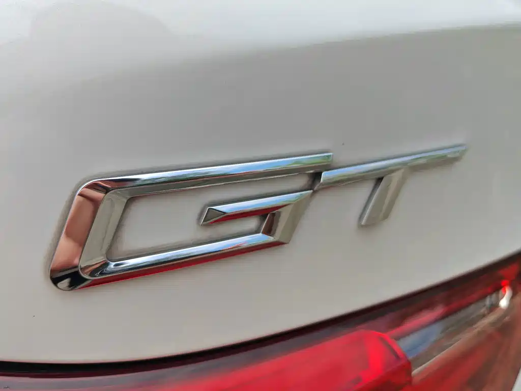 BMW 5 Series GT — миниатюра 8