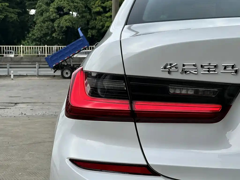 BMW 3 Series — миниатюра 5