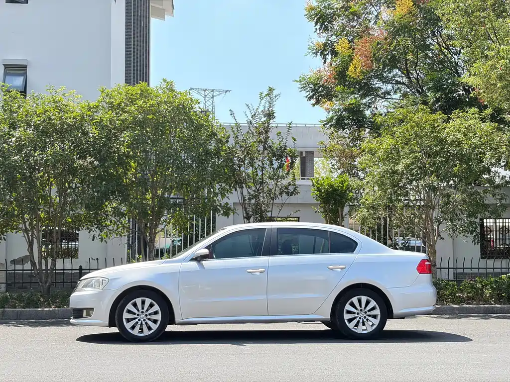 Volkswagen Lavida — миниатюра 5