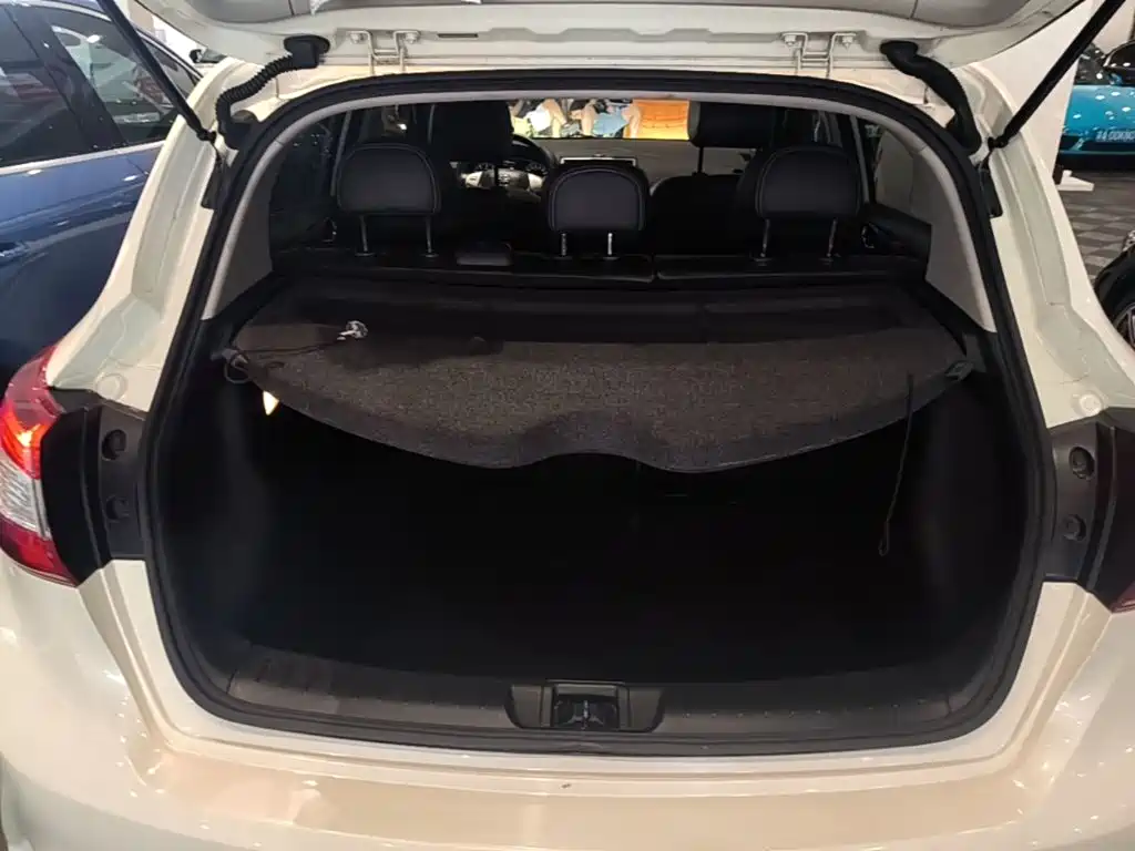 Nissan Tiida — миниатюра 19
