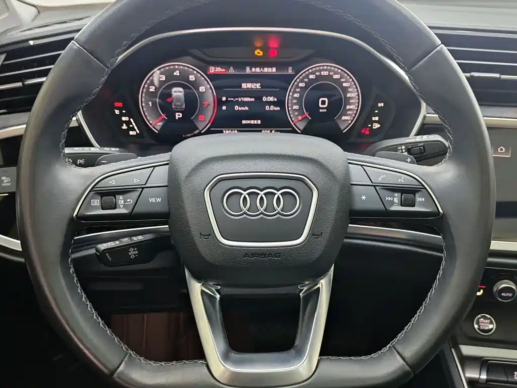 Audi Q3 — фотографии объявления, Фото 12