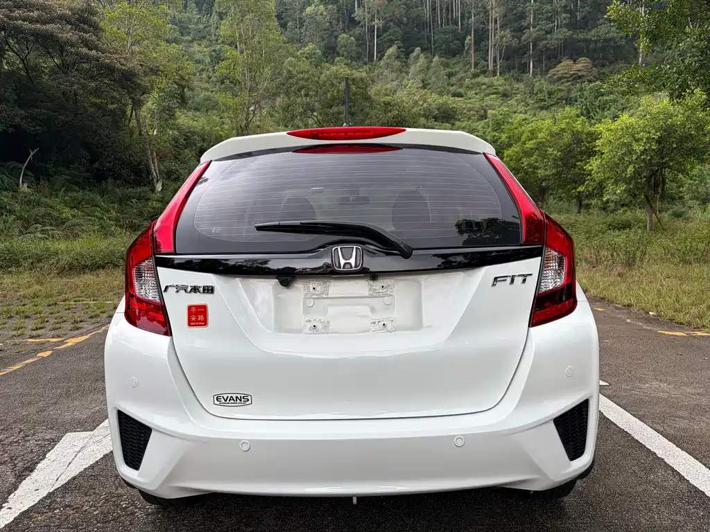 Honda Fit — миниатюра 7