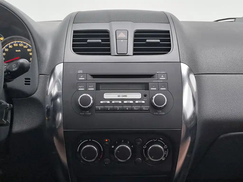 Suzuki SX4 — миниатюра 12