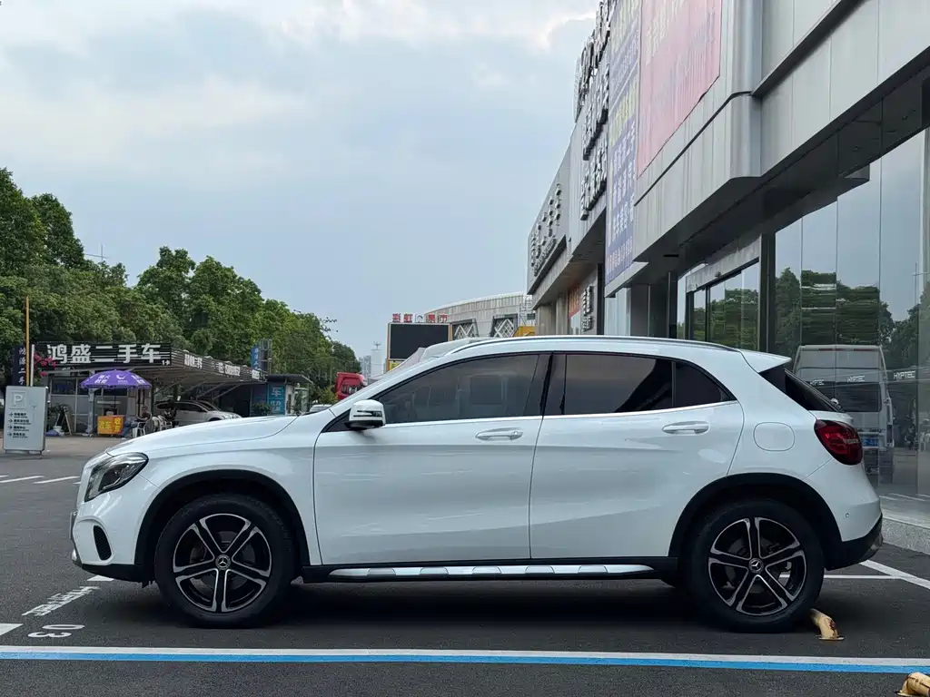 Mercedes-Benz GLA — миниатюра 9