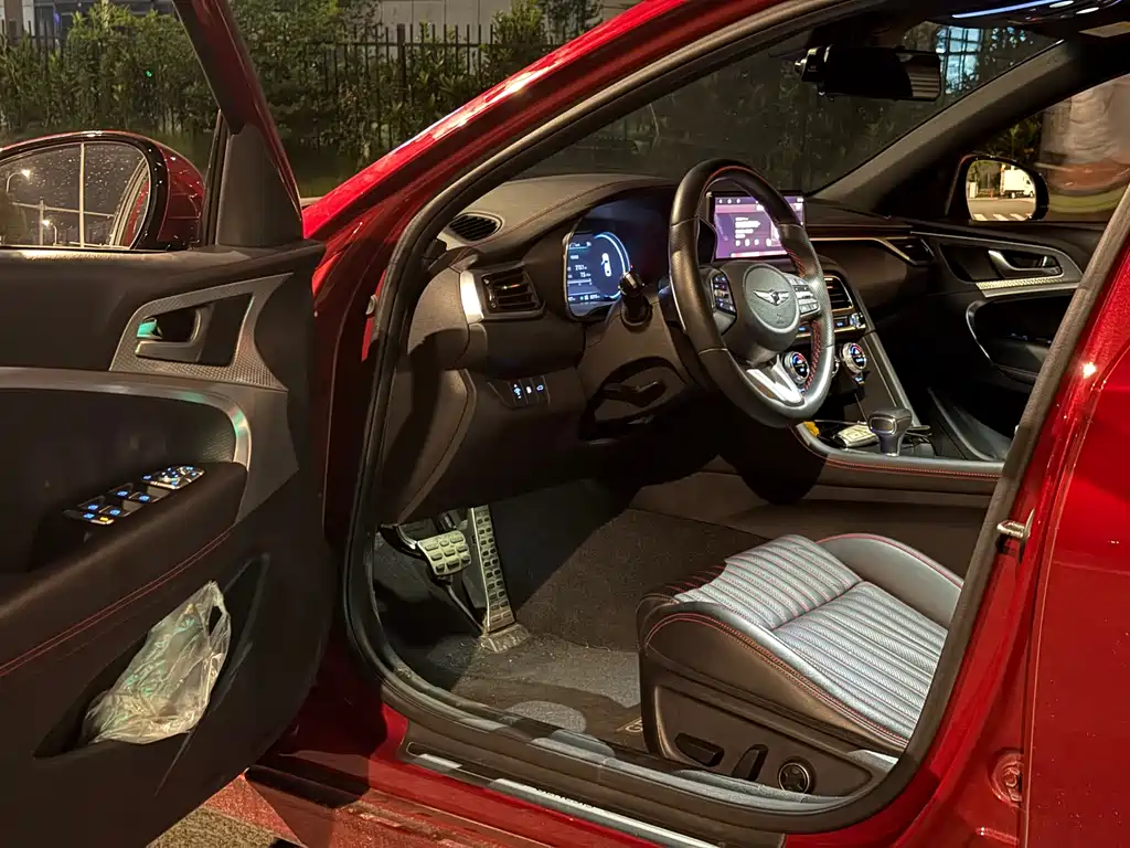 Genesis G70 2023 2.0T Luxury