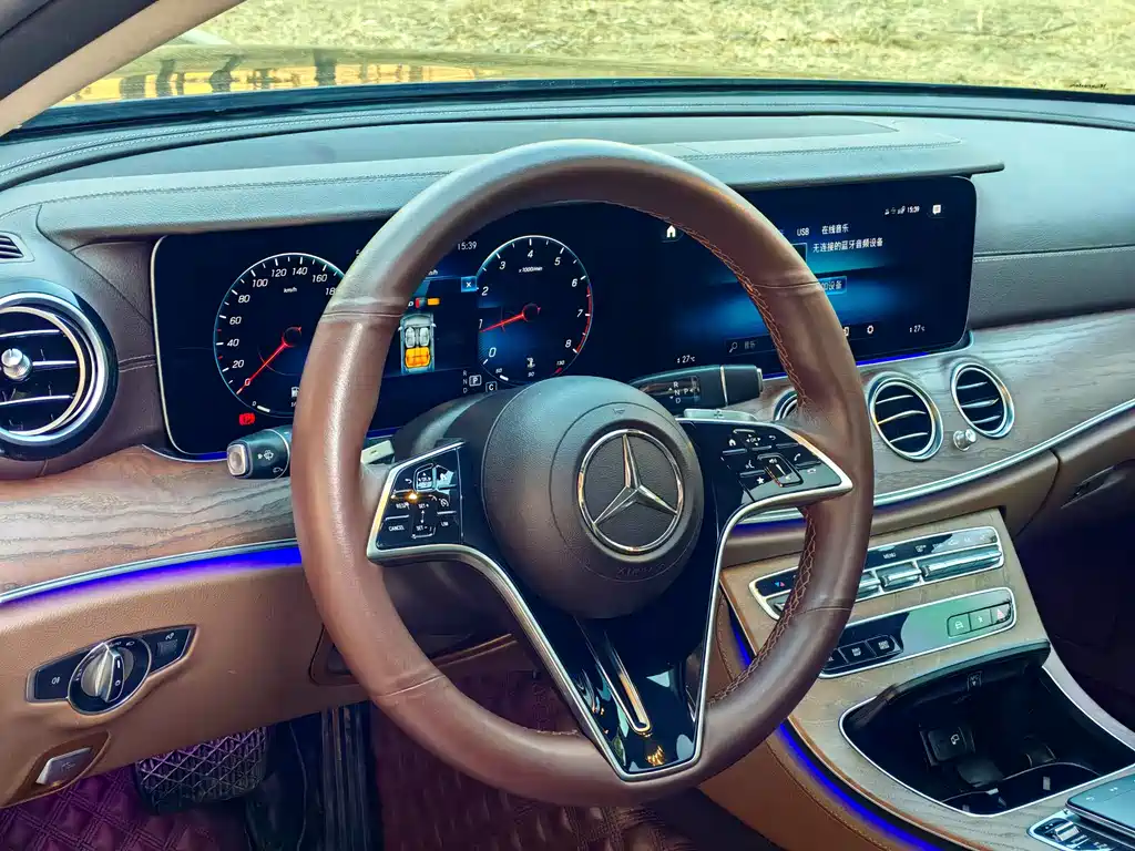 MERCEDES-BENZ E CLASS