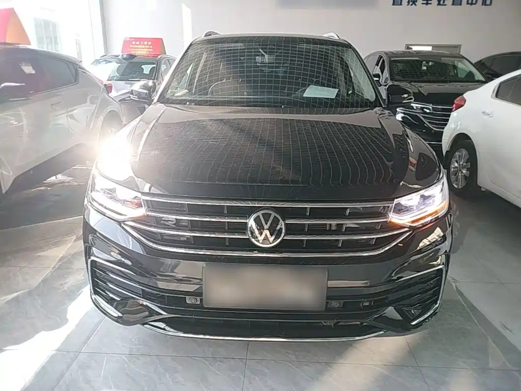 Volkswagen Tiguan L — миниатюра 3