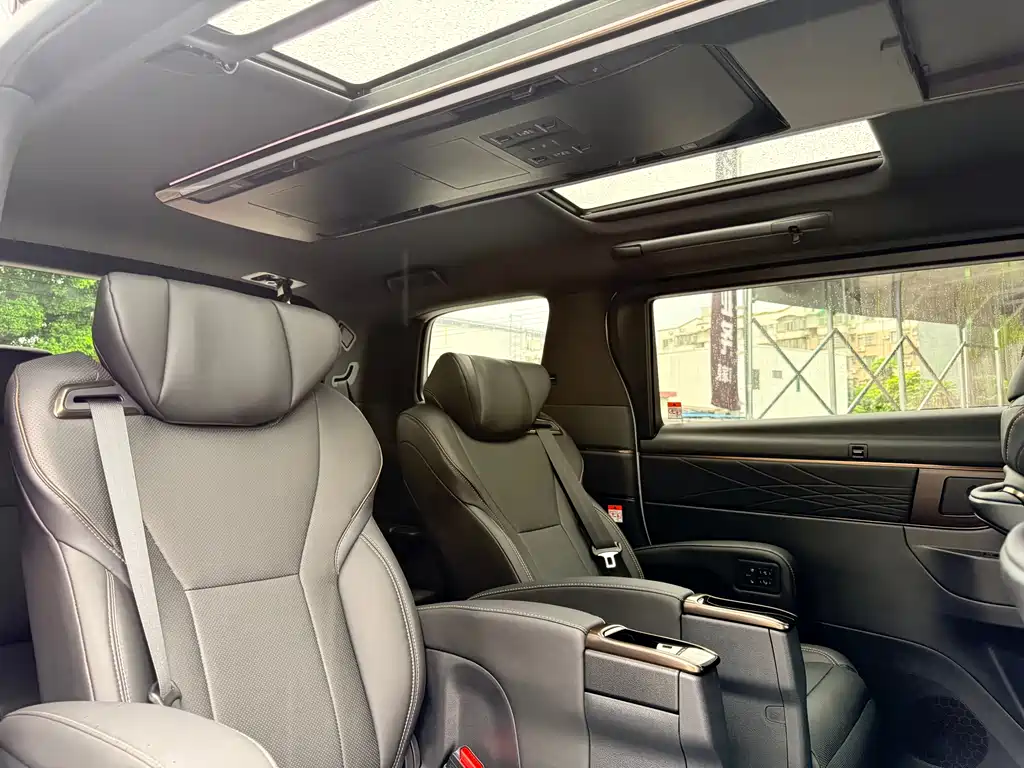 Toyota Alphard — фотографии объявления, Фото 12