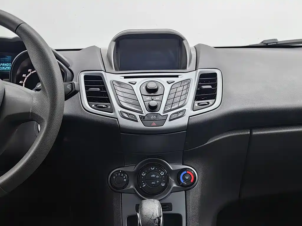 Ford Fiesta — миниатюра 12