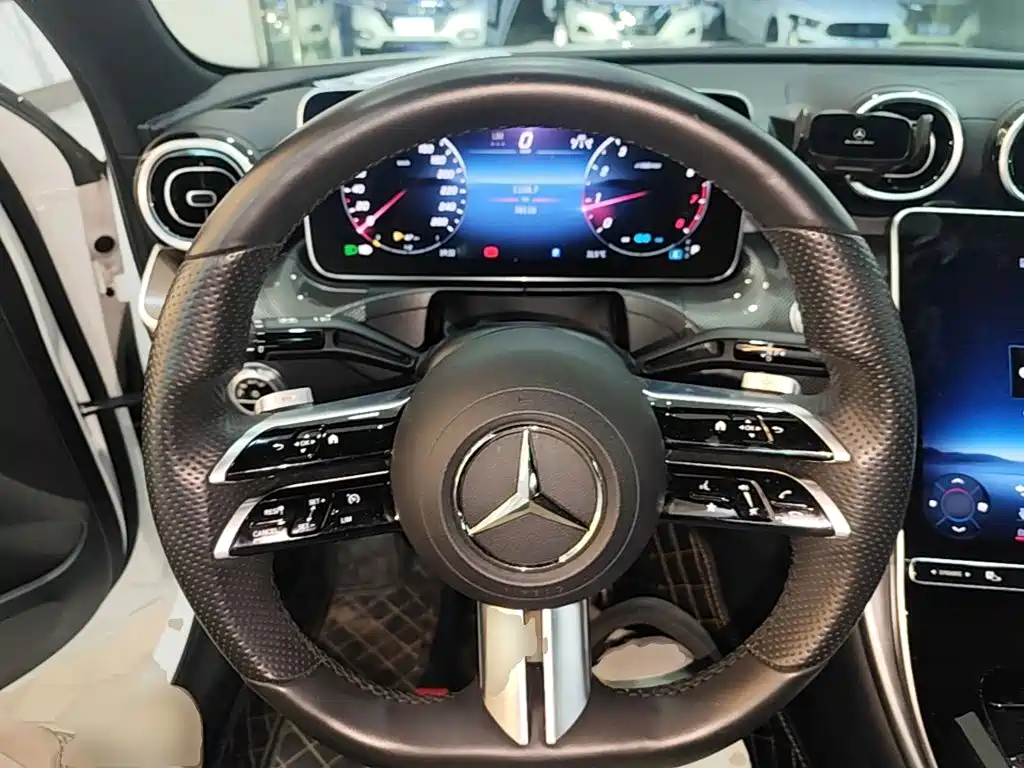 Mercedes-Benz C-Class — миниатюра 11
