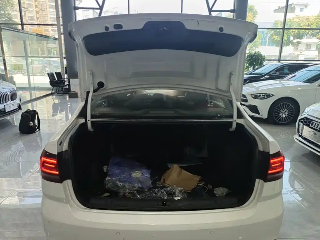 Volkswagen Lavida — миниатюра 19