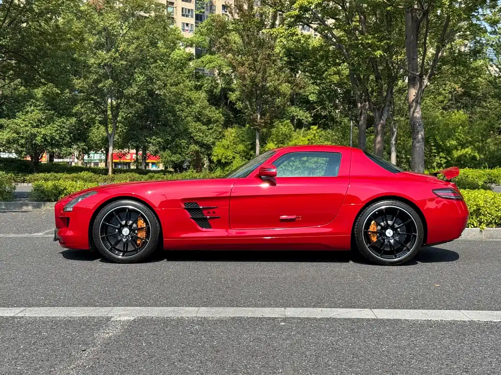 Mercedes-Benz SLS AMG — миниатюра 13