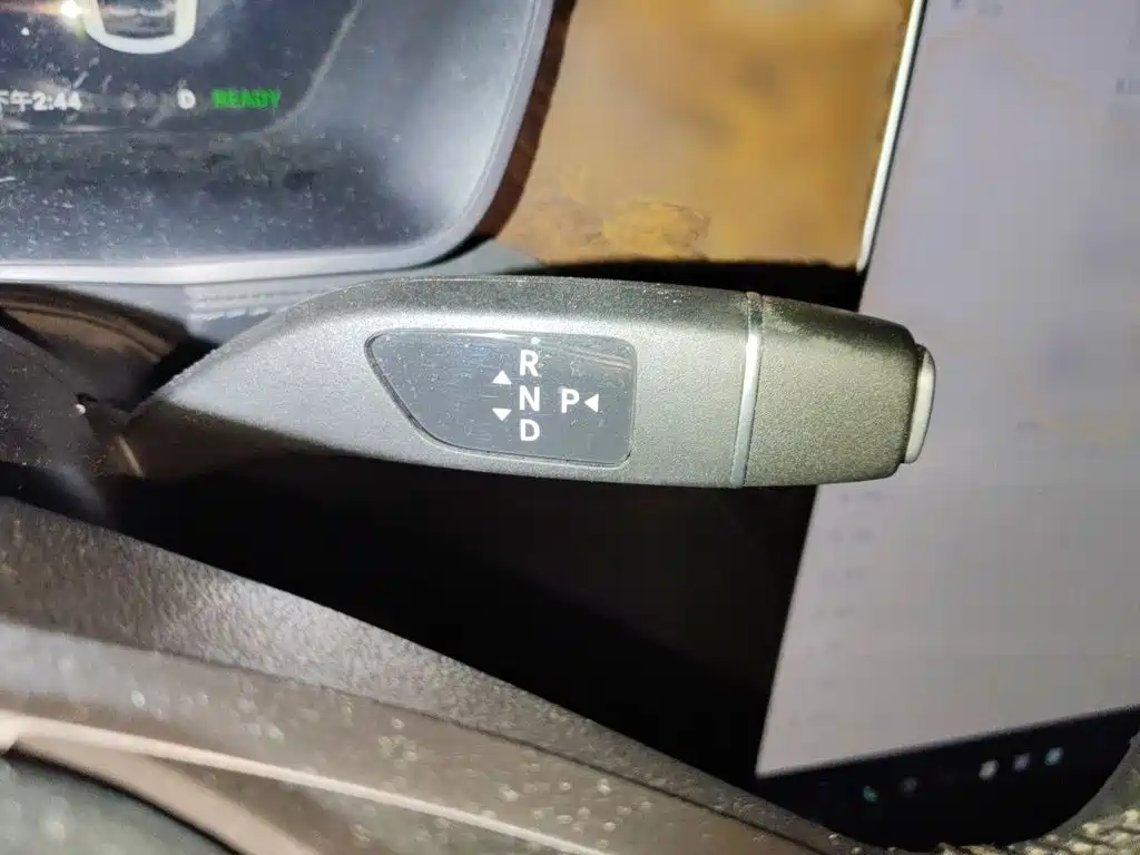 Tesla Model X — миниатюра 7