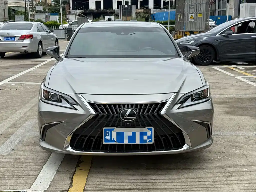 Lexus ES — миниатюра 2