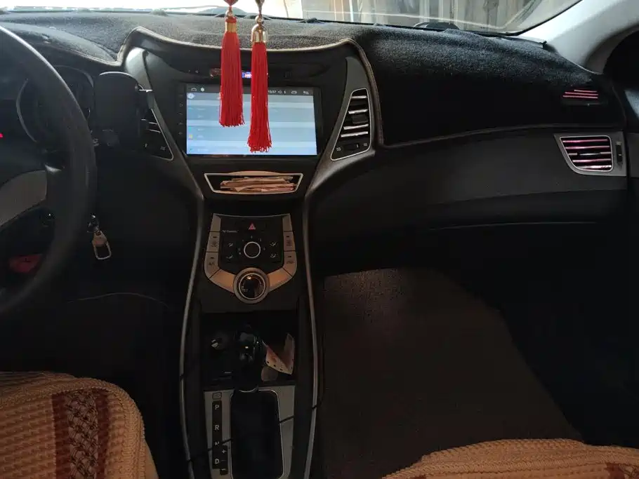 Hyundai Elantra Langdong — миниатюра 13