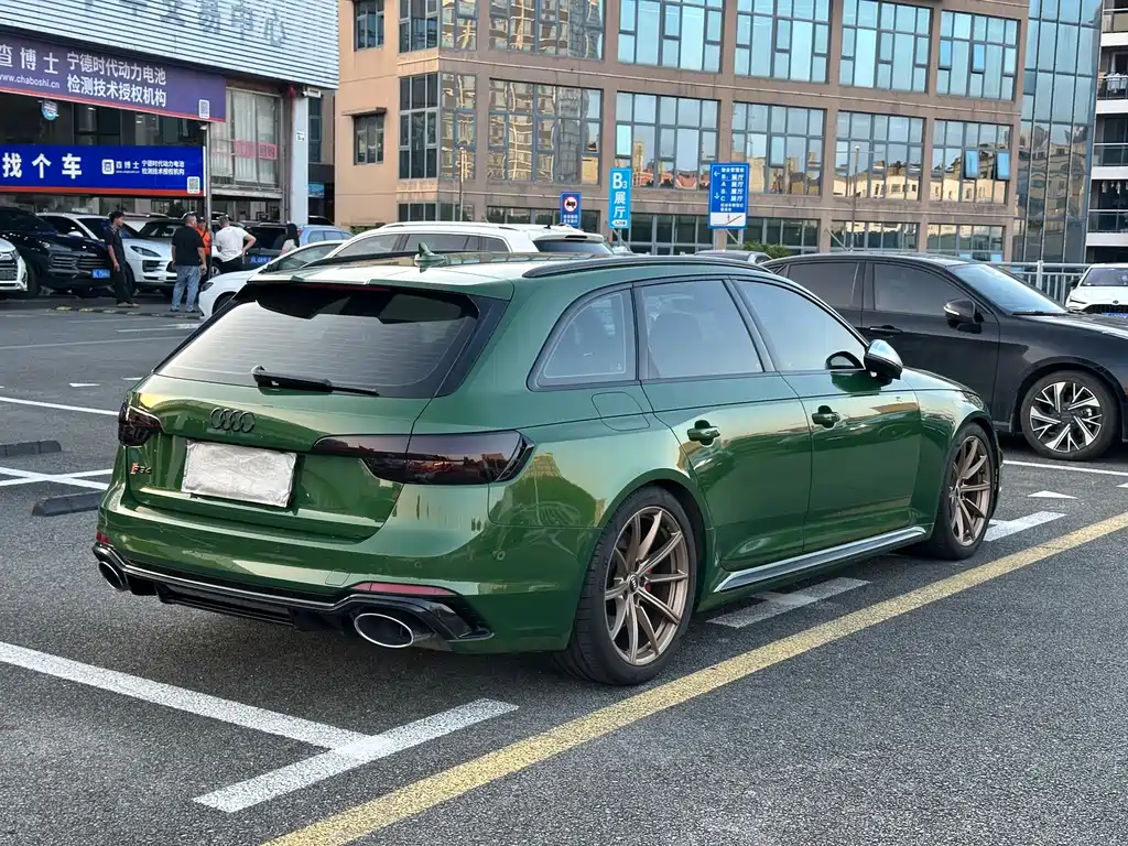 Audi RS 4 — миниатюра 6