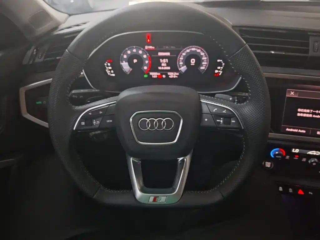 Audi Q3 Sportback — миниатюра 11