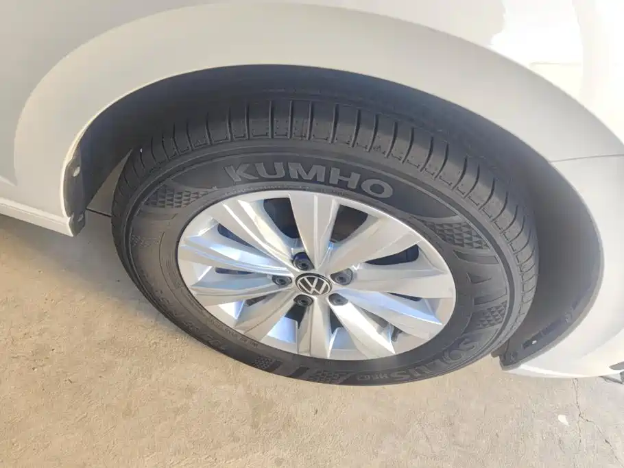 Volkswagen Lavida — миниатюра 6