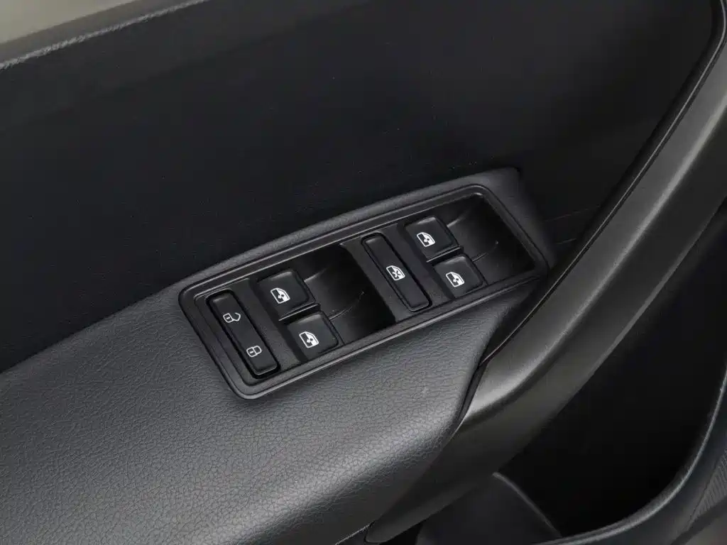 Skoda Rapid — миниатюра 9