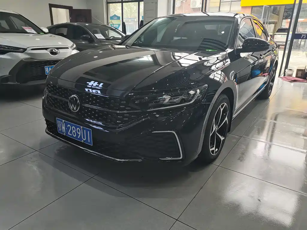 Volkswagen Passat 2024