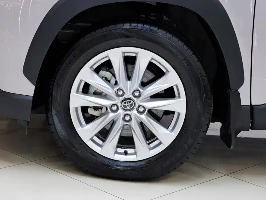 Toyota Corolla Cross — миниатюра 13