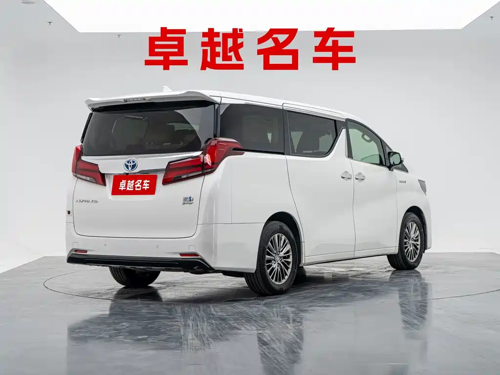 Toyota Alphard — миниатюра 7