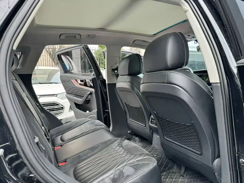 Hongqi HS5 2022 2.0T