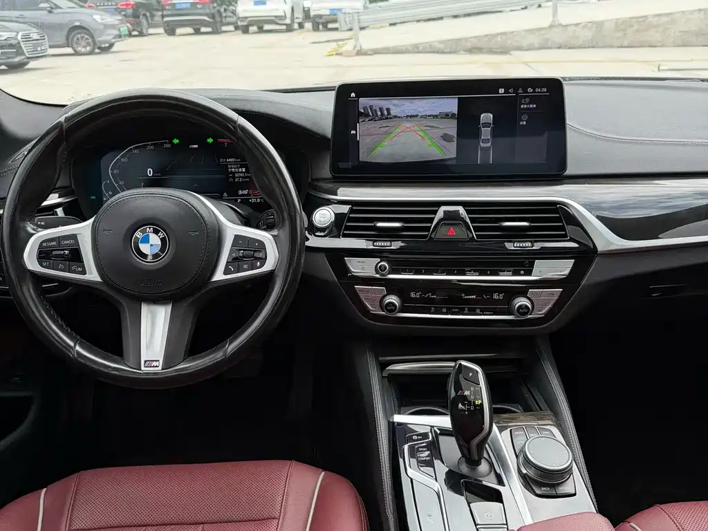 BMW 5 Series — миниатюра 6