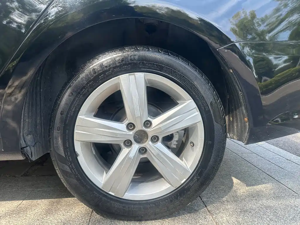 Volkswagen Lavida — миниатюра 7