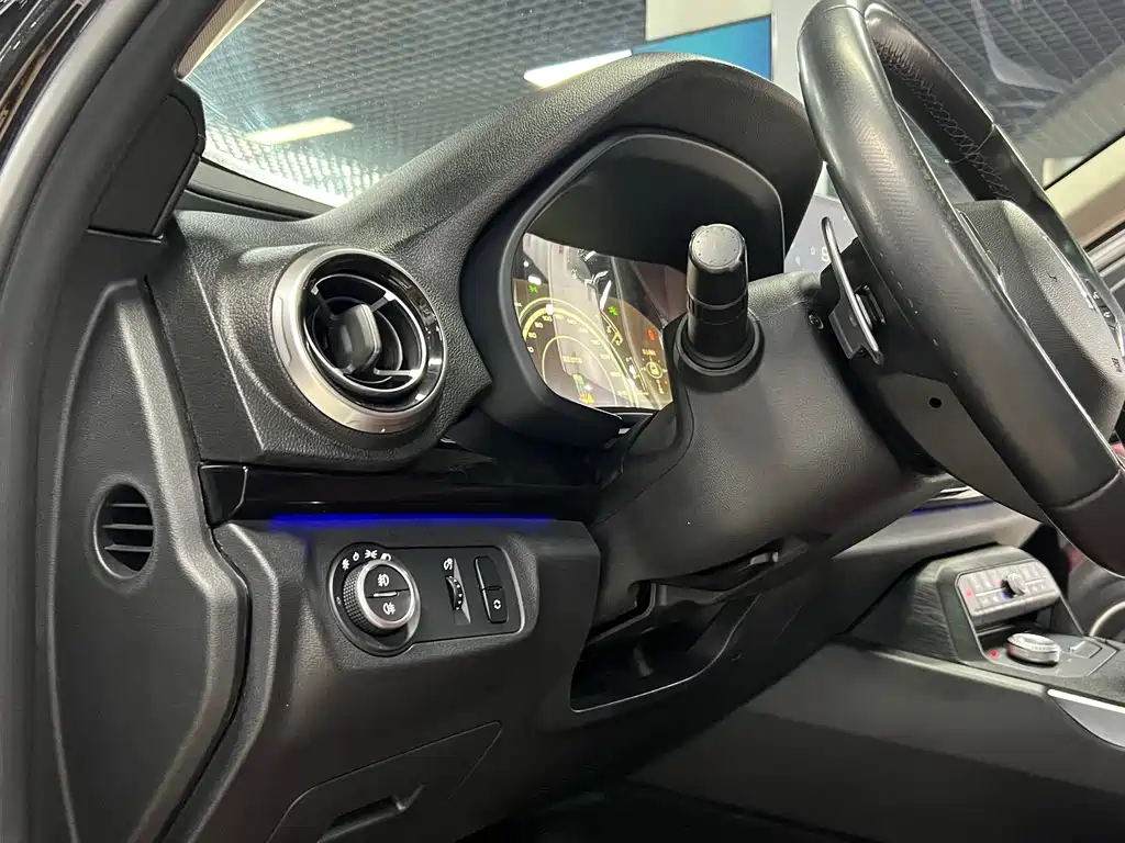 WEI PAI WEI BRAND P8