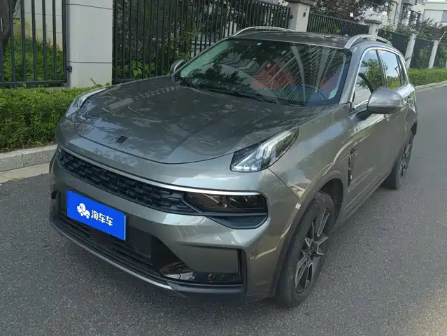 2021 Lynk & Co 01