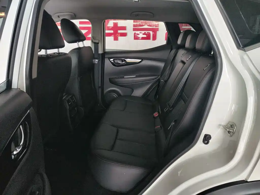 Nissan Qashqai — миниатюра 6