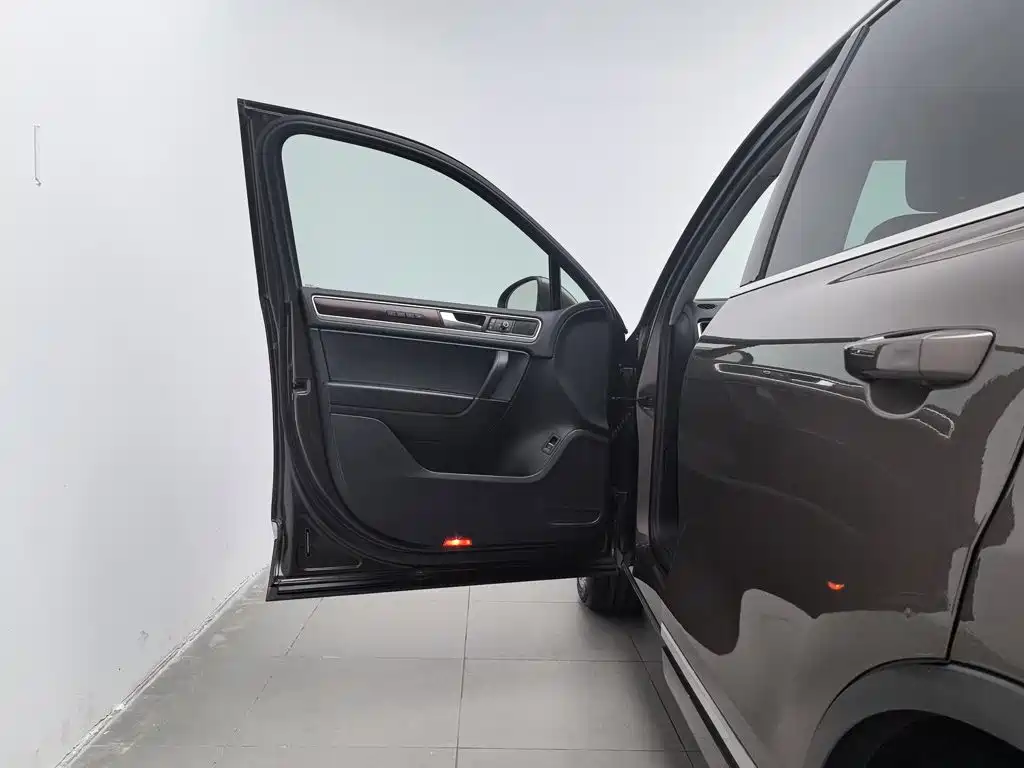 Volkswagen Touareg — миниатюра 8