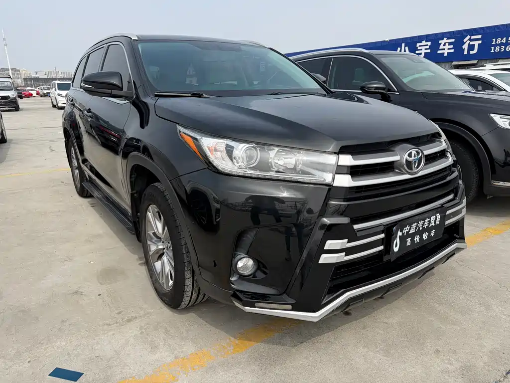 TOYOTA HIGHLANDER
