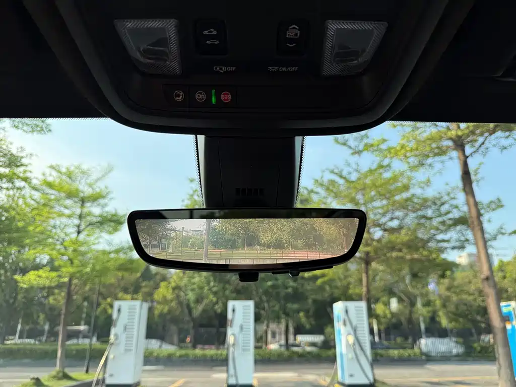 Cadillac XT6 — миниатюра 20