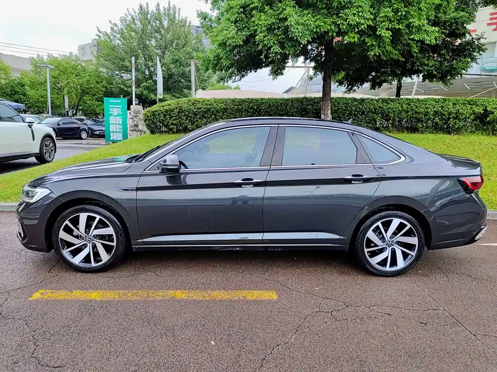 Volkswagen Sagitar — миниатюра 3