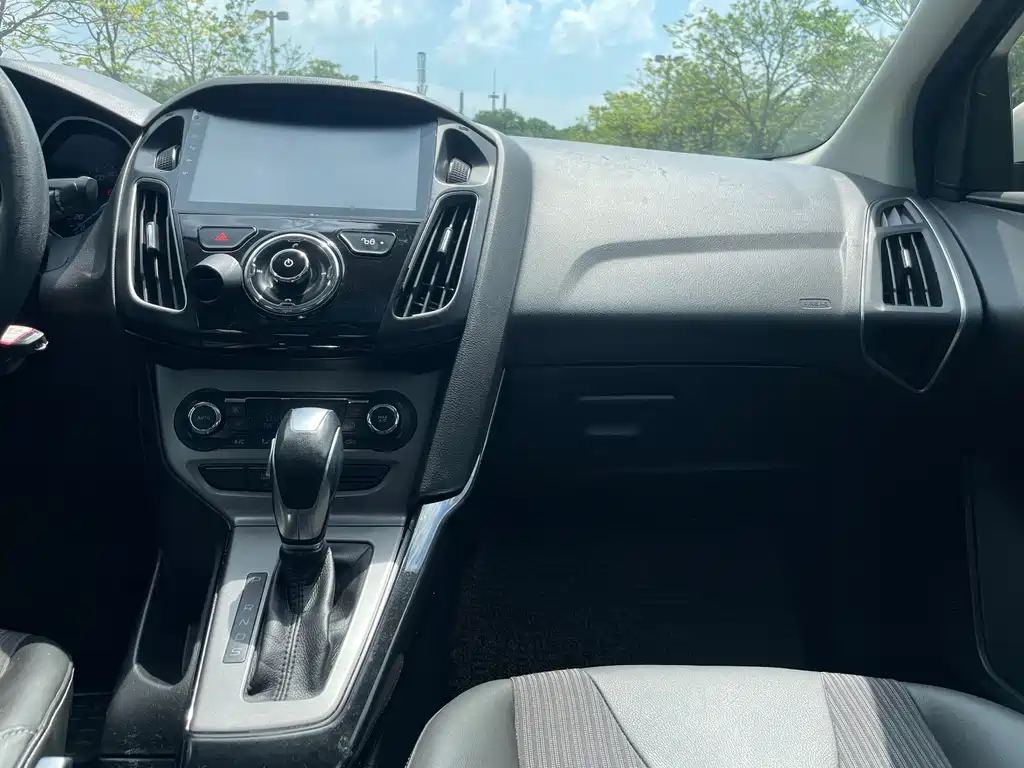 Ford Focus — миниатюра 14