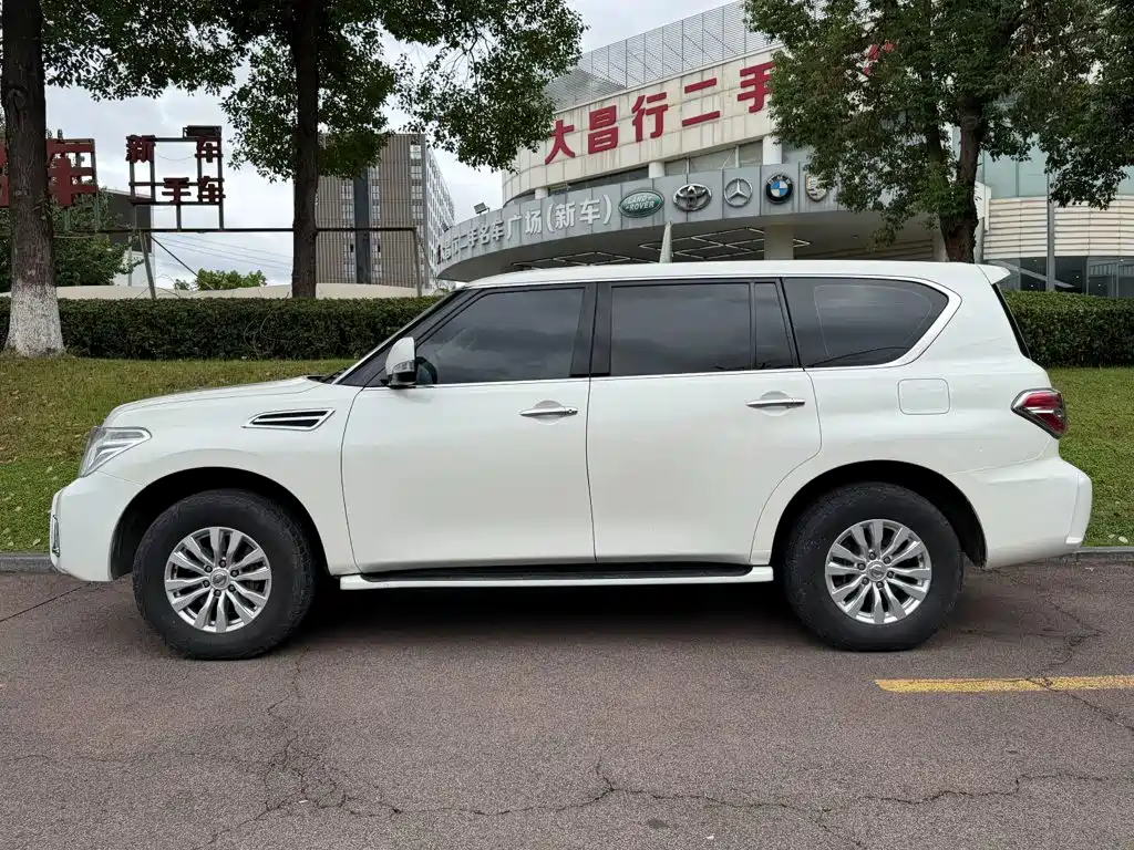 Nissan Patrol — миниатюра 3